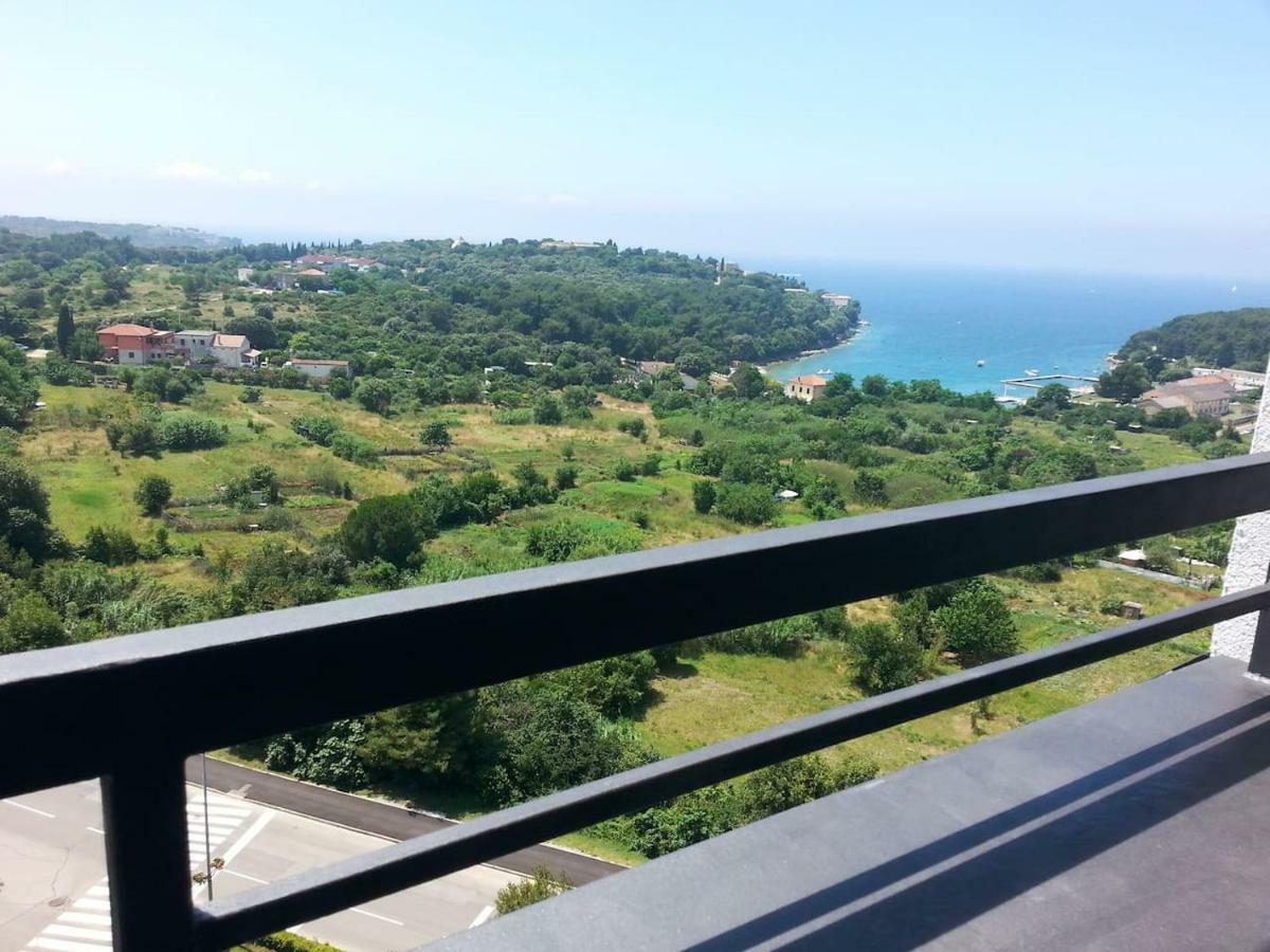 Sky Apartment Pula Bagian luar foto